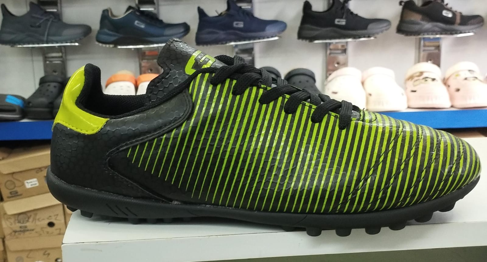 Goldstar shoe G10 Footsall boot Python 02