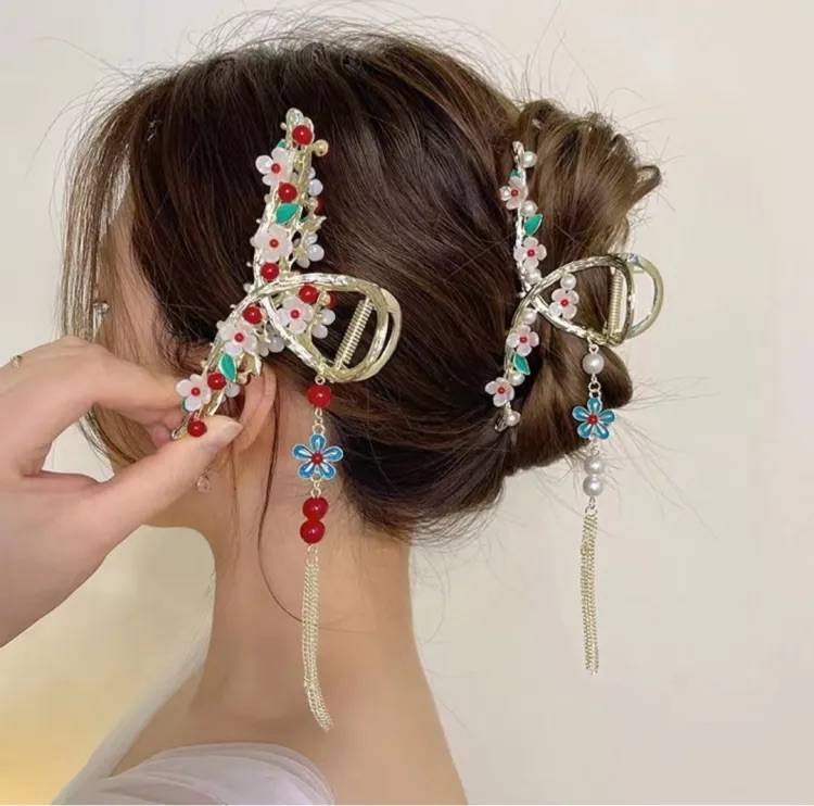 Easy Hairstyles for School with Ponytail Hair Extensions | Cliphair UK