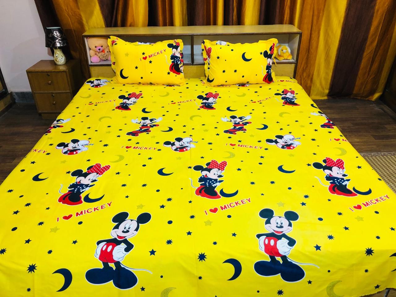 NWT store Mickey Quilt King size