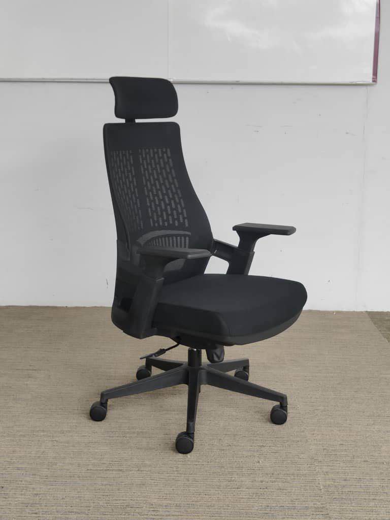 Ergonomic Office Boss Revolving Chair